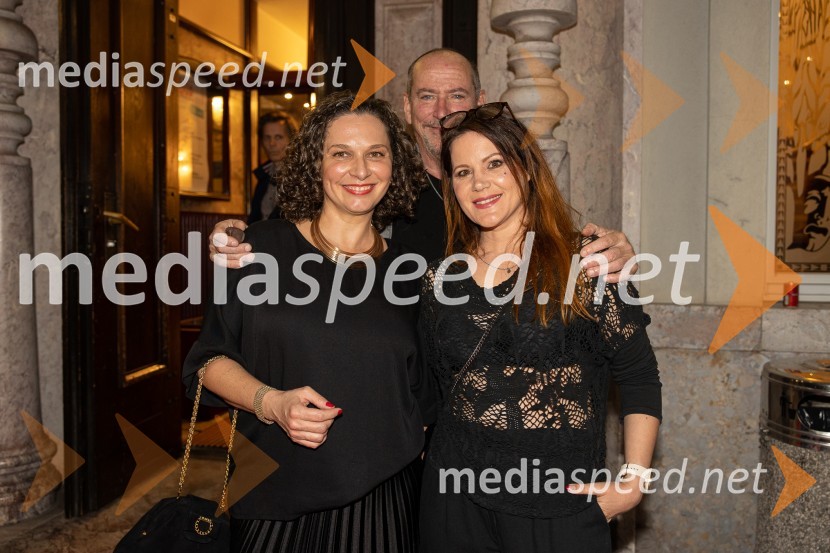  Gaja Kryštufek Gostiša, poslovna sekretarka, Prešernovo Gledališče Kranj;  Ciril Roblek, inspicient PGK;  Eva Belčič, vodja marketinga in odnosov z javnostmi, Prešernovo gledališče KranjPredsednice, premiera, Prešernovo gledališče Kranj