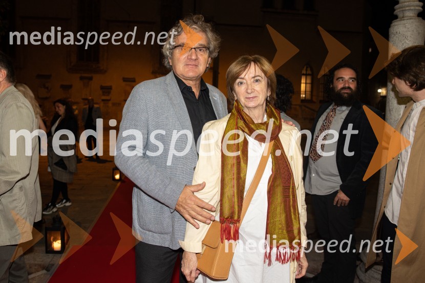  ... ;  Maja Cerar, lektoricaPredsednice, premiera, Prešernovo gledališče Kranj