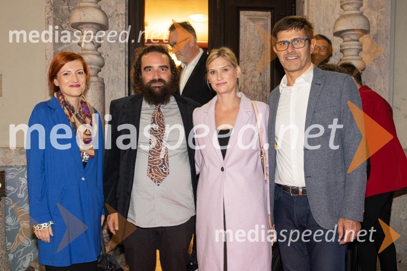 dr. Asta Vrečko, ministrica za kulturo;   Jure Novak, režiser, direktor, Prešernovo gledališče Kranj;  Ana Černe;  Matjaž Rakovec, župan Mestne občine KranjPredsednice, premiera, Prešernovo gledališče Kranj