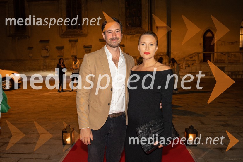  Miha Rodman, igralec;  Paola Rodman, italijanistka in umetnostna zgodovinarkaPredsednice, premiera, Prešernovo gledališče Kranj