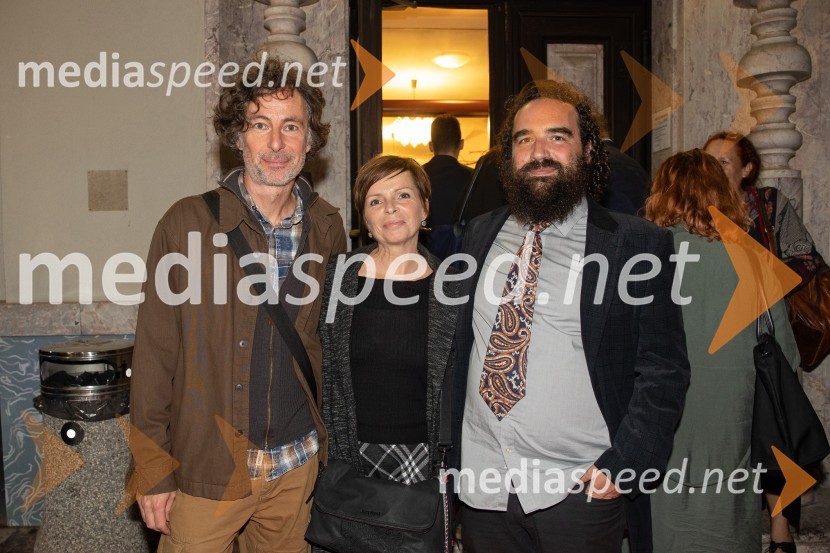  ... ;  Vesna  Slapar, igralka;   Jure Novak, režiser, direktor, Prešernovo gledališče KranjPredsednice, premiera, Prešernovo gledališče Kranj