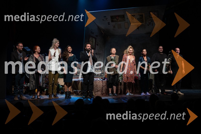  Leon Vidmar, scenograf;  Marinka Poštrak, dramaturginja, Prešernovo gledališče Kranj;  ... ;  Lada Petrovski Ternovšek, plesalka;   Jure Novak, režiser, direktor, Prešernovo gledališče Kranj;  Vesna  Jevnikar, igralka;  Darja Reichman, igralka;  Tina Resman, igralka;  Branko Mrak, pozavnist;  Ciril Roblek, inspicient PGKPredsednice, premiera, Prešernovo gledališče Kranj
