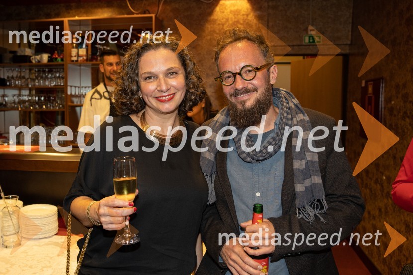  Gaja Kryštufek Gostiša, poslovna sekretarka, Prešernovo Gledališče Kranj;  Leon Vidmar, scenografPredsednice, premiera, Prešernovo gledališče Kranj