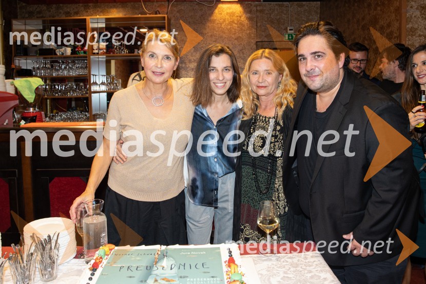  Darja Reichman, igralka;  Tina Resman, igralka;  Vesna  Jevnikar, igralka;  Branko Mrak, pozavnistPredsednice, premiera, Prešernovo gledališče Kranj