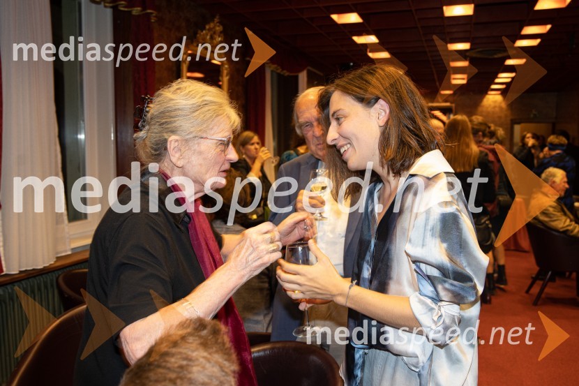 ... ;  Tina Resman, igralkaPredsednice, premiera, Prešernovo gledališče Kranj