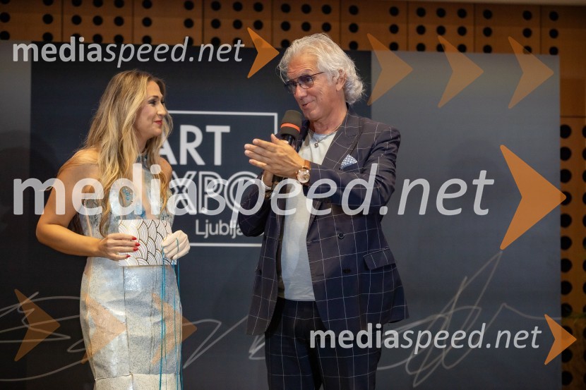  Kaly Kolonič, voditeljica, lastnica licence World Top Model Slovenia in lastnica PR Agencije Ekskluzivno;  Fiore Tondi, Wordl Top ModelWorld Top Model Slovenija 2023