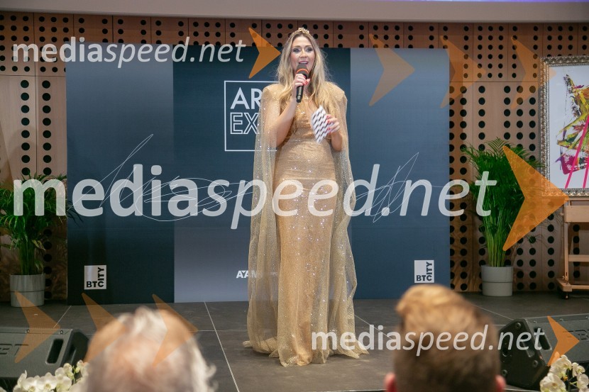  Kaly Kolonič, voditeljica, lastnica licence World Top Model Slovenia in lastnica PR Agencije EkskluzivnoWorld Top Model Slovenija 2023