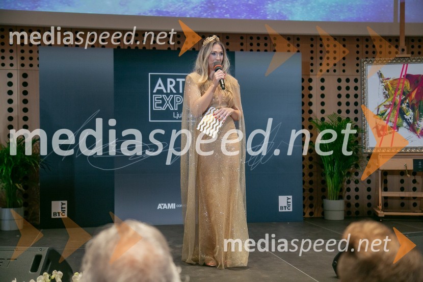  Kaly Kolonič, voditeljica, lastnica licence World Top Model Slovenia in lastnica PR Agencije EkskluzivnoWorld Top Model Slovenija 2023