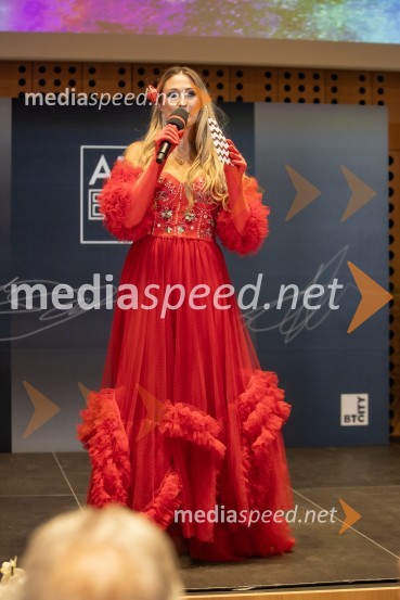  Kaly Kolonič, voditeljica, lastnica licence World Top Model Slovenia in lastnica PR Agencije EkskluzivnoWorld Top Model Slovenija 2023