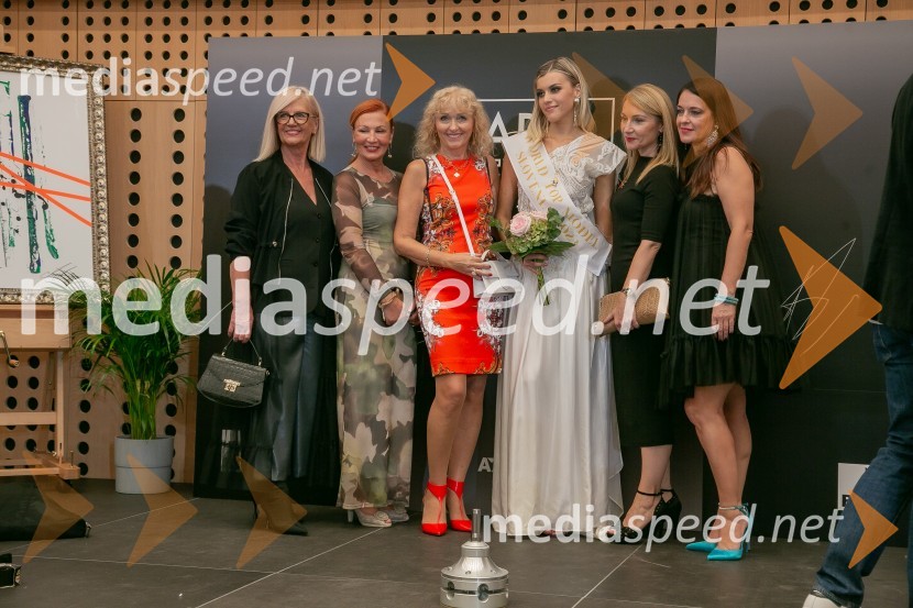  ... ;  ... ;  Lilijana Kastelic, oblikovalka;  Valentina Vatovci, World Top Model Slovenia 2023;  ... ;  ... World Top Model Slovenija 2023