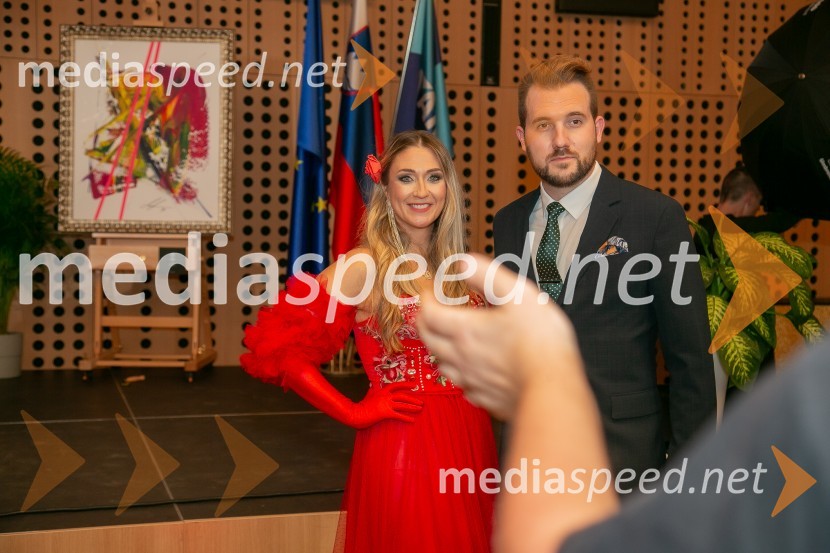  Kaly Kolonič, voditeljica, lastnica licence World Top Model Slovenia in lastnica PR Agencije Ekskluzivno;  ... World Top Model Slovenija 2023