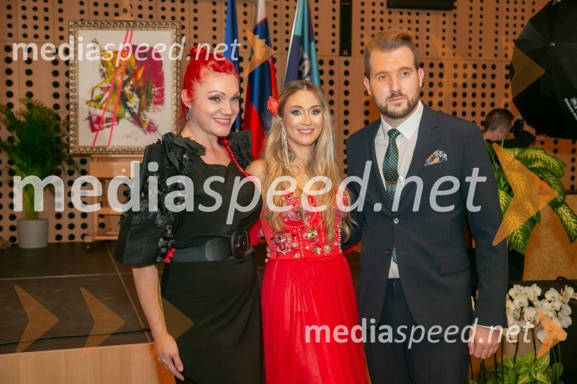 Maja Založnik, glasbenica;  Kaly Kolonič, voditeljica, lastnica licence World Top Model Slovenia in lastnica PR Agencije Ekskluzivno;  ... World Top Model Slovenija 2023