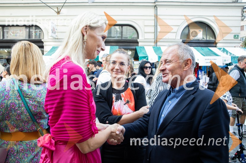Dobrodelni bazar Mednarodnega združenja žensk - Sila