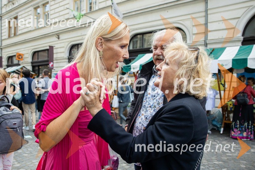 Dobrodelni bazar Mednarodnega združenja žensk - Sila