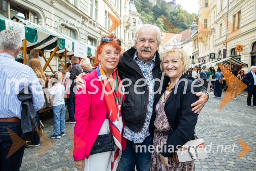 Dobrodelni bazar Mednarodnega združenja žensk - Sila