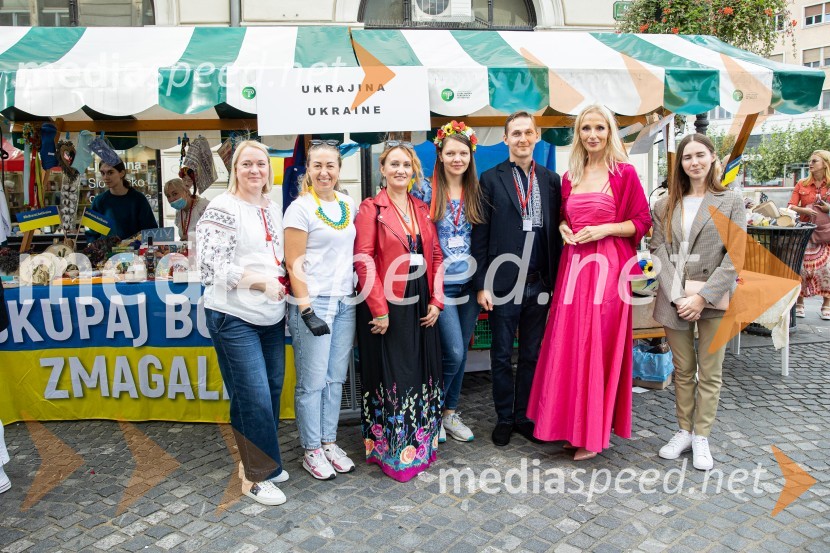 Dobrodelni bazar Mednarodnega združenja žensk - Sila