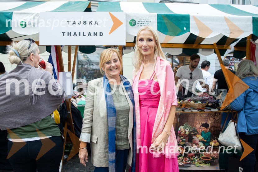 Dobrodelni bazar Mednarodnega združenja žensk - Sila