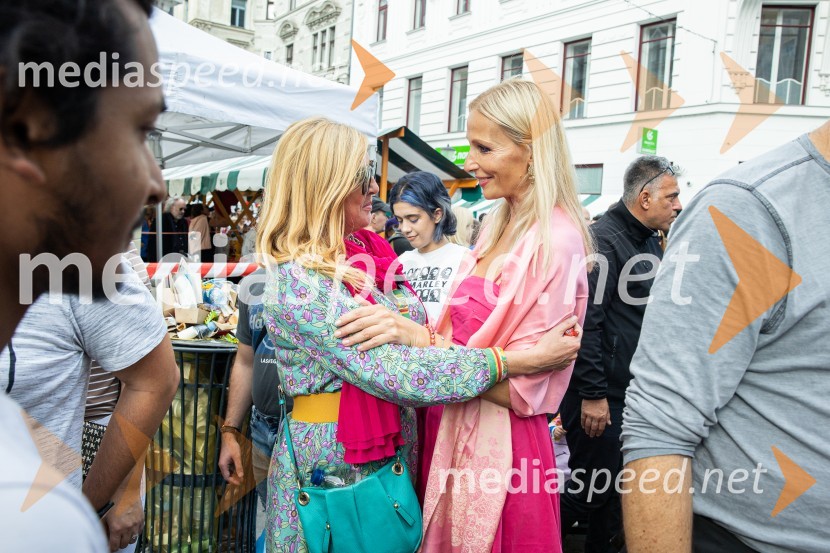 Dobrodelni bazar Mednarodnega združenja žensk - Sila