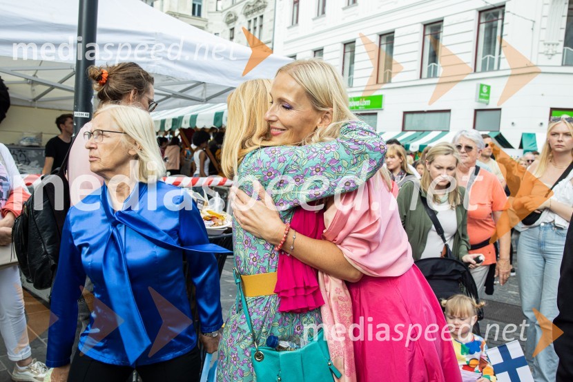 Dobrodelni bazar Mednarodnega združenja žensk - Sila