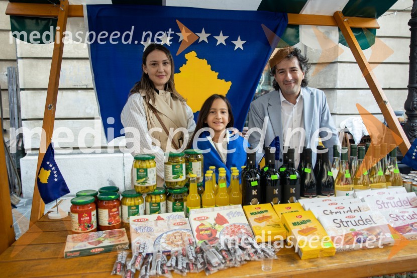 Dobrodelni bazar Mednarodnega združenja žensk - Sila