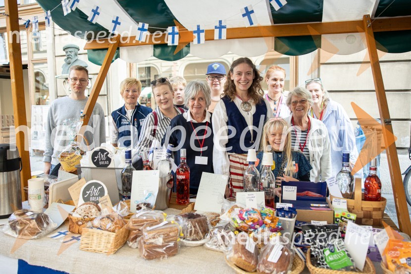 Dobrodelni bazar Mednarodnega združenja žensk - Sila