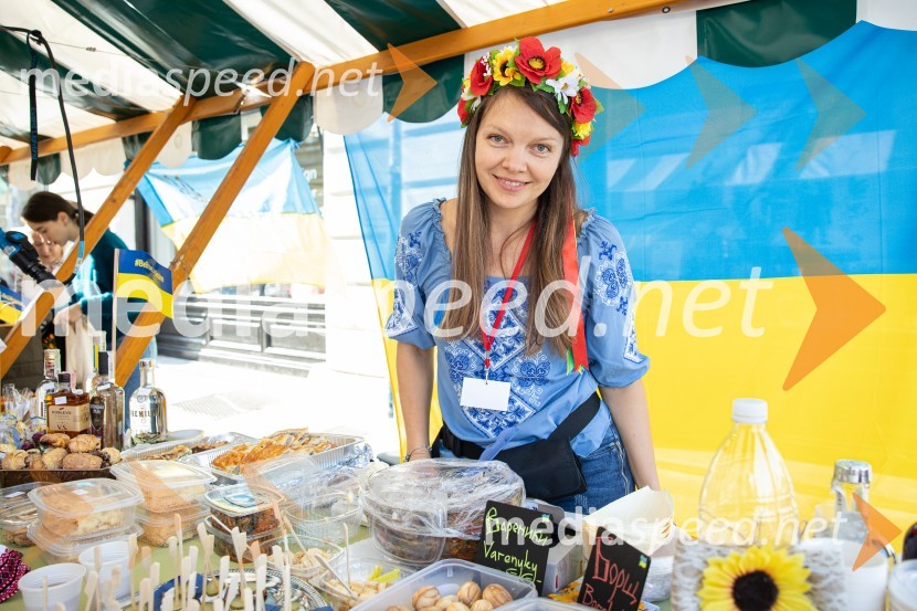 Dobrodelni bazar Mednarodnega združenja žensk - Sila