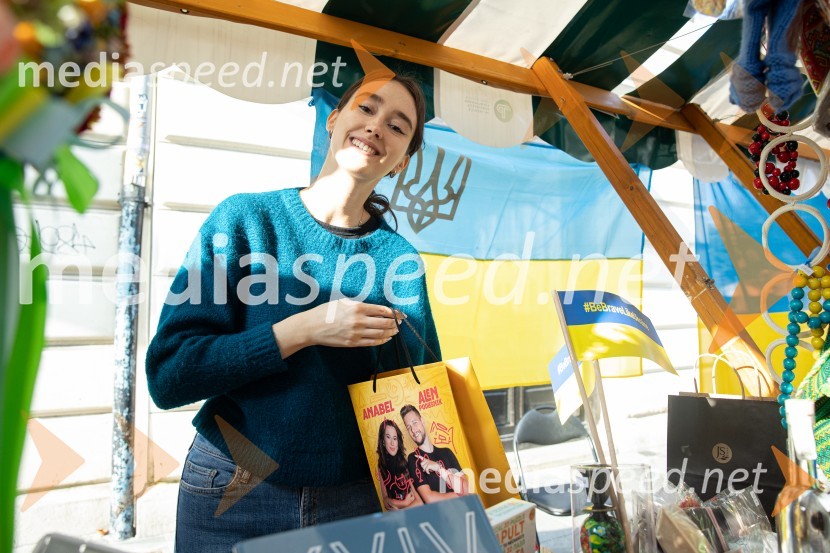 Dobrodelni bazar Mednarodnega združenja žensk - Sila