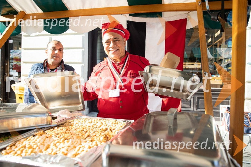 Dobrodelni bazar Mednarodnega združenja žensk - Sila