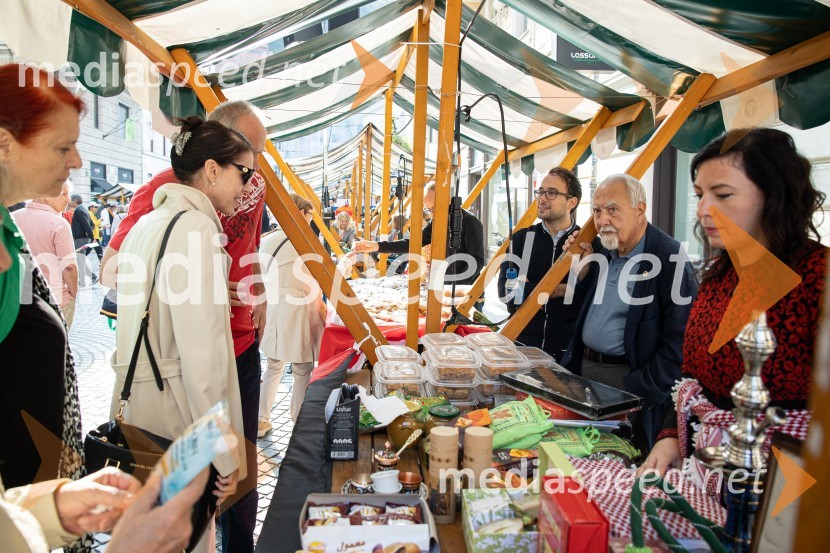 Dobrodelni bazar Mednarodnega združenja žensk - Sila