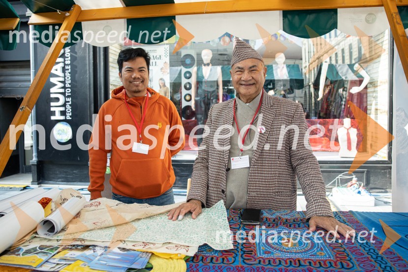 Dobrodelni bazar Mednarodnega združenja žensk - Sila