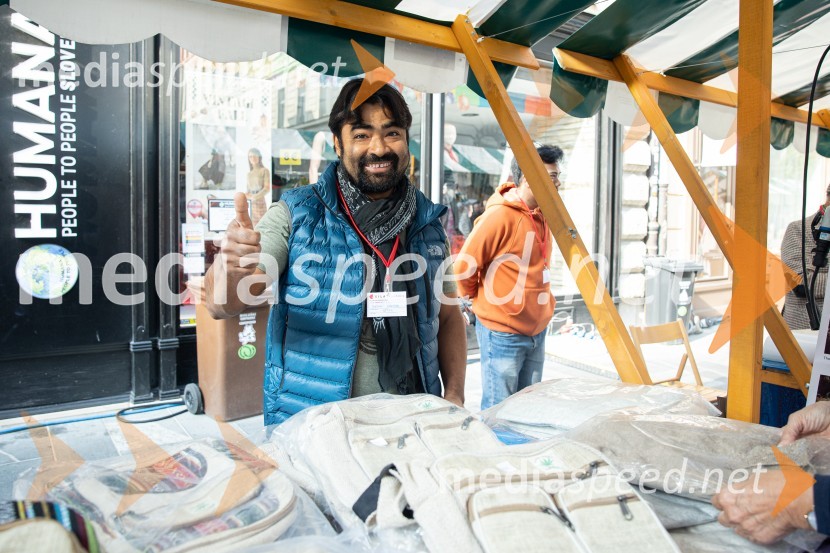 Dobrodelni bazar Mednarodnega združenja žensk - Sila