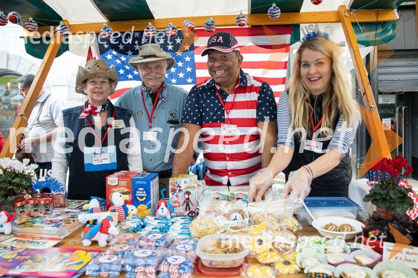 Dobrodelni bazar Mednarodnega združenja žensk - Sila