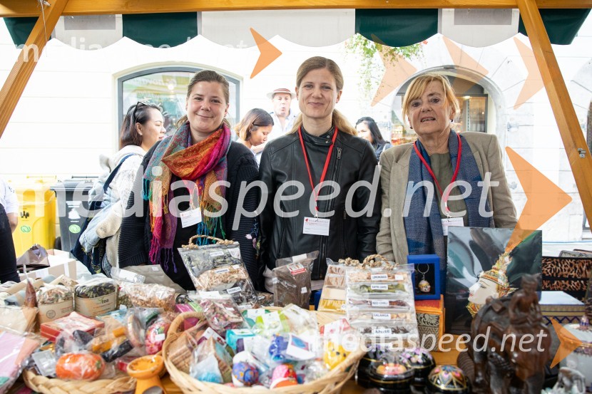 Dobrodelni bazar Mednarodnega združenja žensk - Sila