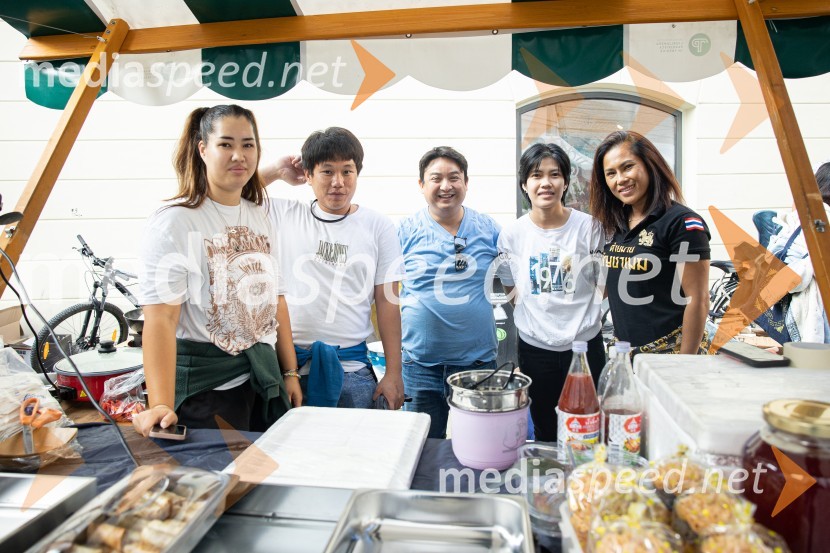 Dobrodelni bazar Mednarodnega združenja žensk - Sila