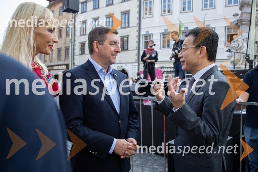  Lali Sladjana Ilic, predsednica, društvo SILA IWCL - International Women's Club Ljubljana; dr. Aleš Musar, lastnik Ruske dače;  ... Dobrodelni bazar Mednarodnega združenja žensk - Sila