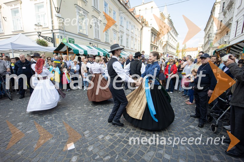 Dobrodelni bazar Mednarodnega združenja žensk - Sila