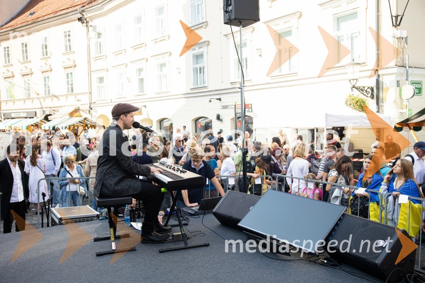 Dobrodelni bazar Mednarodnega združenja žensk - Sila