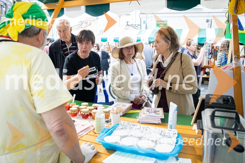 Dobrodelni bazar Mednarodnega združenja žensk - Sila