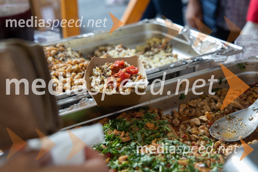 Dobrodelni bazar Mednarodnega združenja žensk - Sila