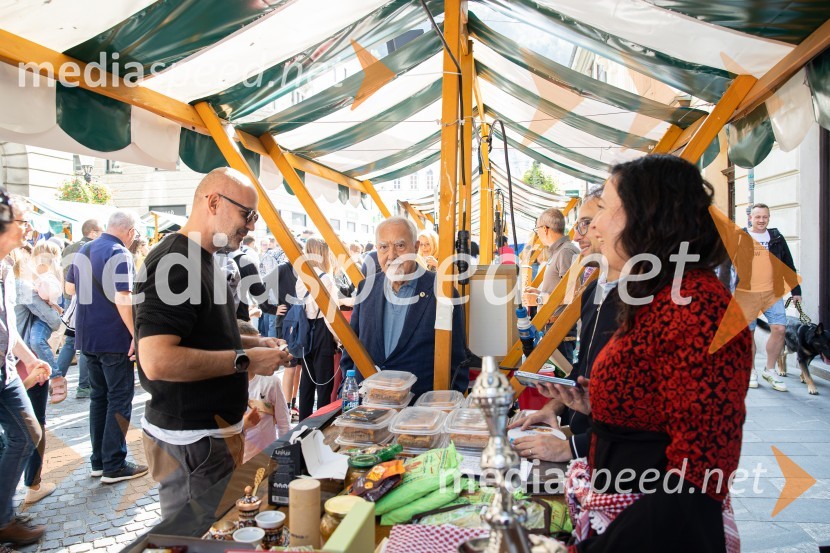 Dobrodelni bazar Mednarodnega združenja žensk - Sila
