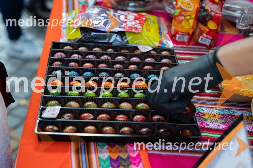 Dobrodelni bazar Mednarodnega združenja žensk - Sila