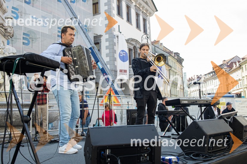 Dobrodelni bazar Mednarodnega združenja žensk - Sila