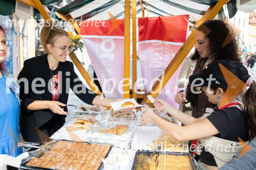 Dobrodelni bazar Mednarodnega združenja žensk - Sila