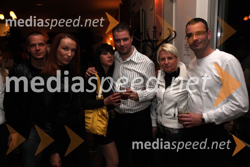 ..., ..., Martina Cvetežar, nekdanja Miss Maribora ter pevka, ..., Suzana, vedeževalka in ...Tony Cetinski, koncert v Bowling centru Strike