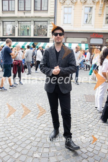 Dobrodelni bazar Mednarodnega združenja žensk - Sila