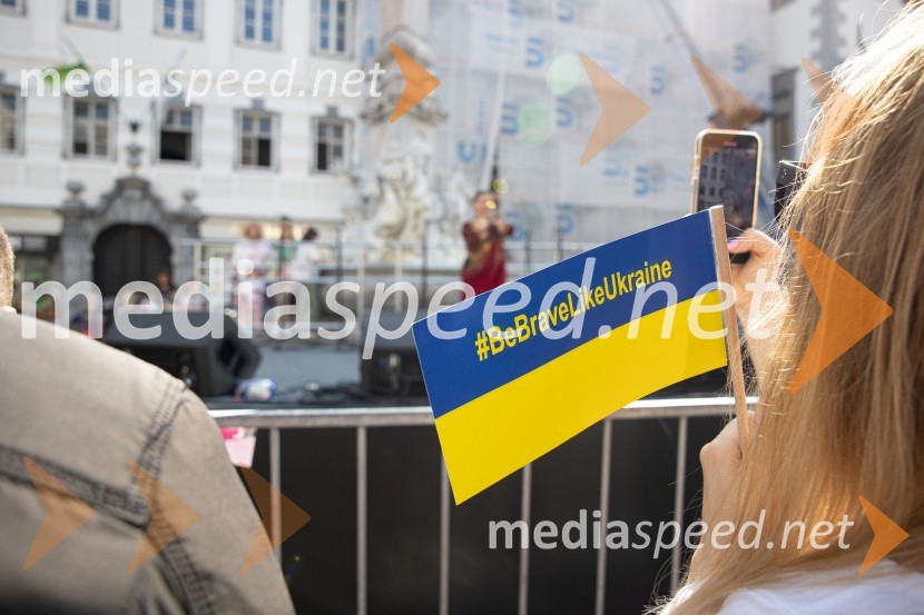 Dobrodelni bazar Mednarodnega združenja žensk - Sila