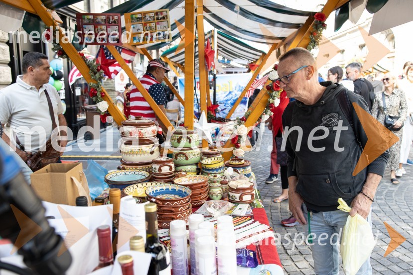 Dobrodelni bazar Mednarodnega združenja žensk - Sila