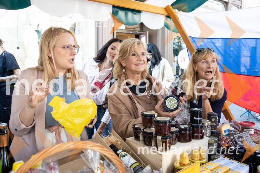 Dobrodelni bazar Mednarodnega združenja žensk - Sila