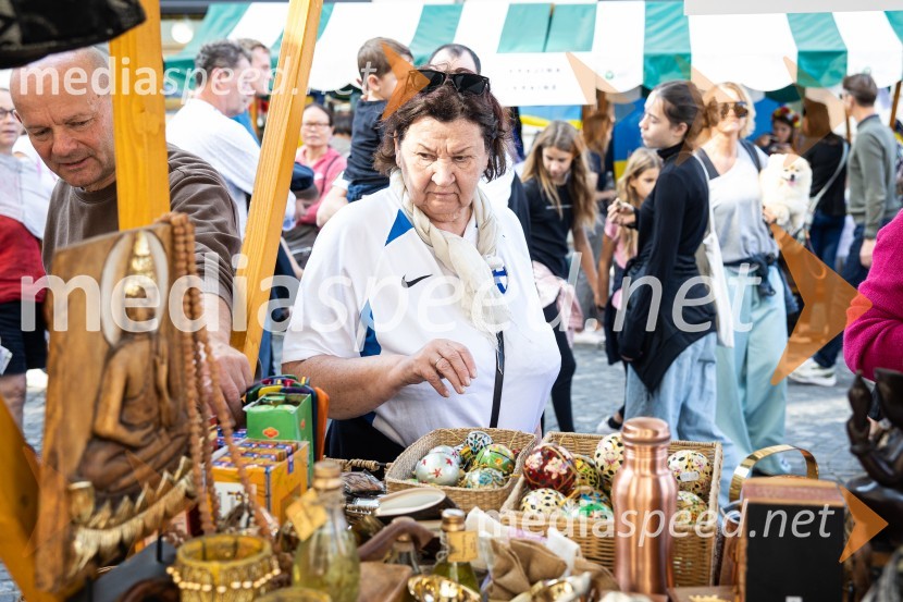 Dobrodelni bazar Mednarodnega združenja žensk - Sila