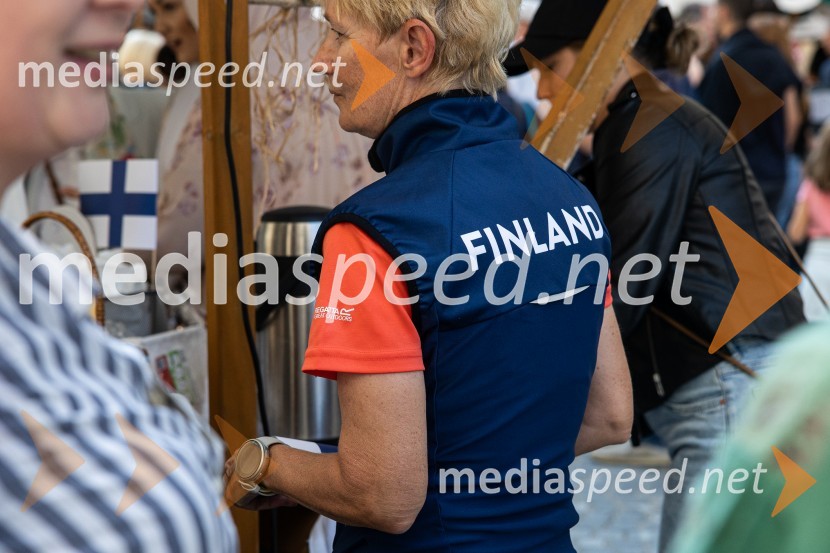 Dobrodelni bazar Mednarodnega združenja žensk - Sila